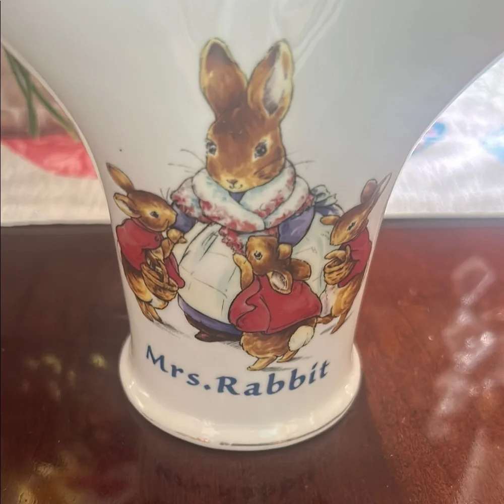 Mrs. Rabbit Ceramic Vase - Picture 6 of 6